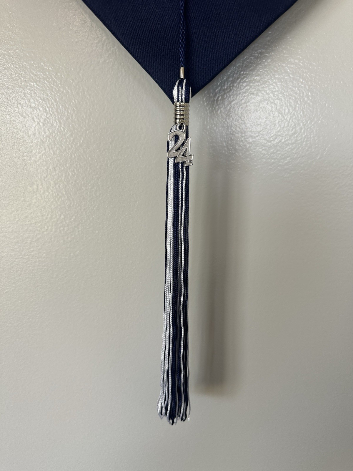NEW Jostens Concord And White Class of 2024 Silver Charm Graduation Tassel 9″