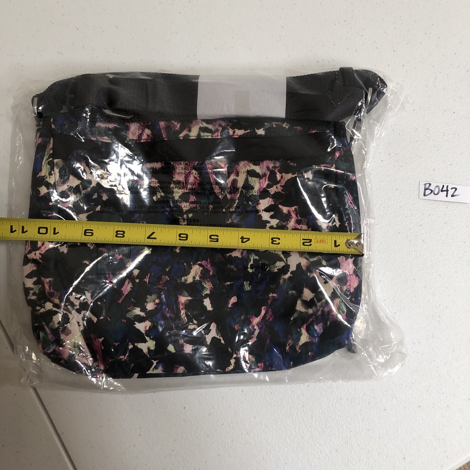 Lululemon Party Om Bag – Floral Backdrop Black Multi / Deep Coal NWT Purse