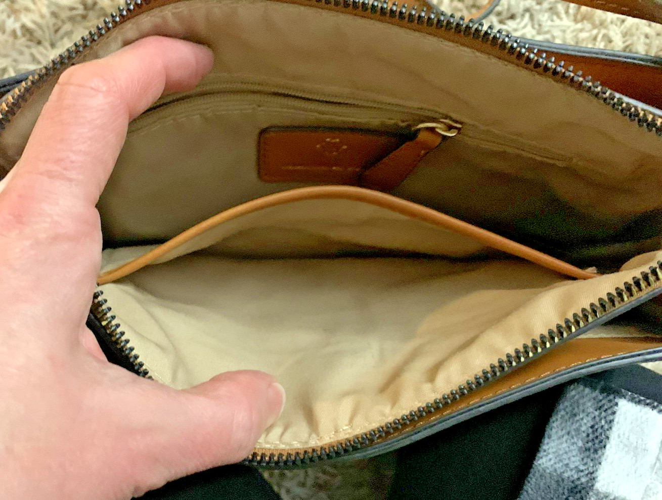 NWT Nanette Lepore Brown Crossbody Purse/Bag, Inner Pockets/Dividers, 10″x7″x3″