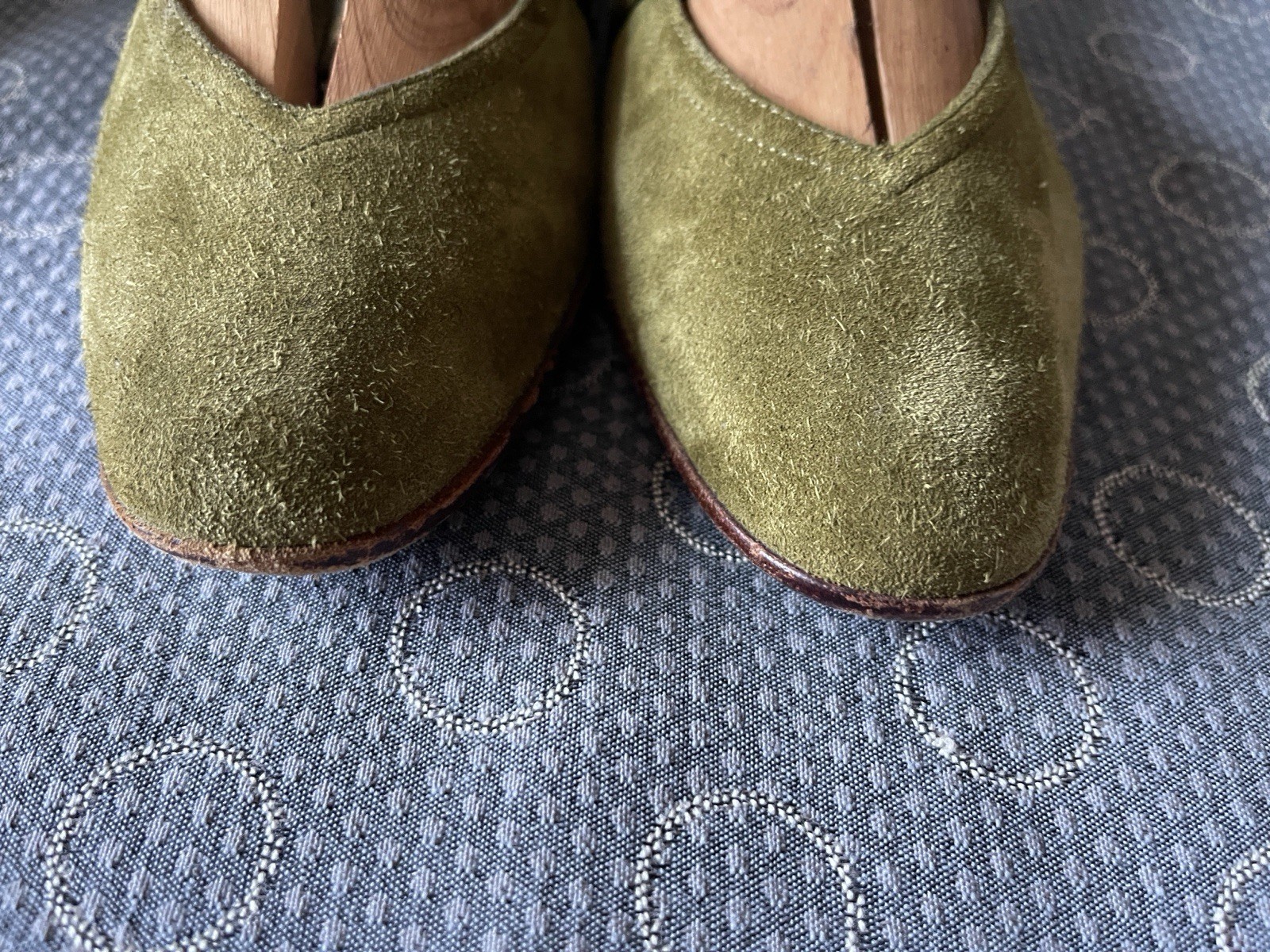 SALVATORE FERRAGAMO OLIVE GREEN SUEDE AUDREY MARY JANE FLATS WITH STRAP 6,5C