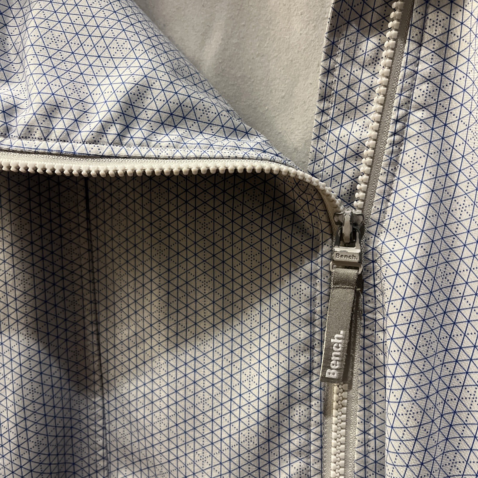 BENCH Womens Full Zip Jacket Size Lg Gray with Blue Asymmetrical Cross Fit