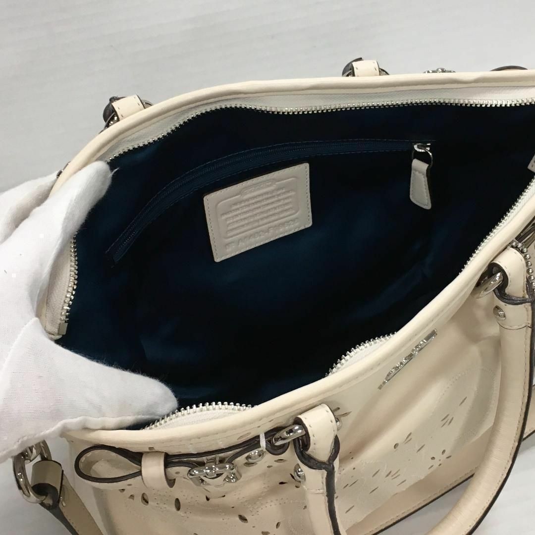 Good condition Coach A1482 F19704 2WAY Bag Leather (Elegant and Stylish)
