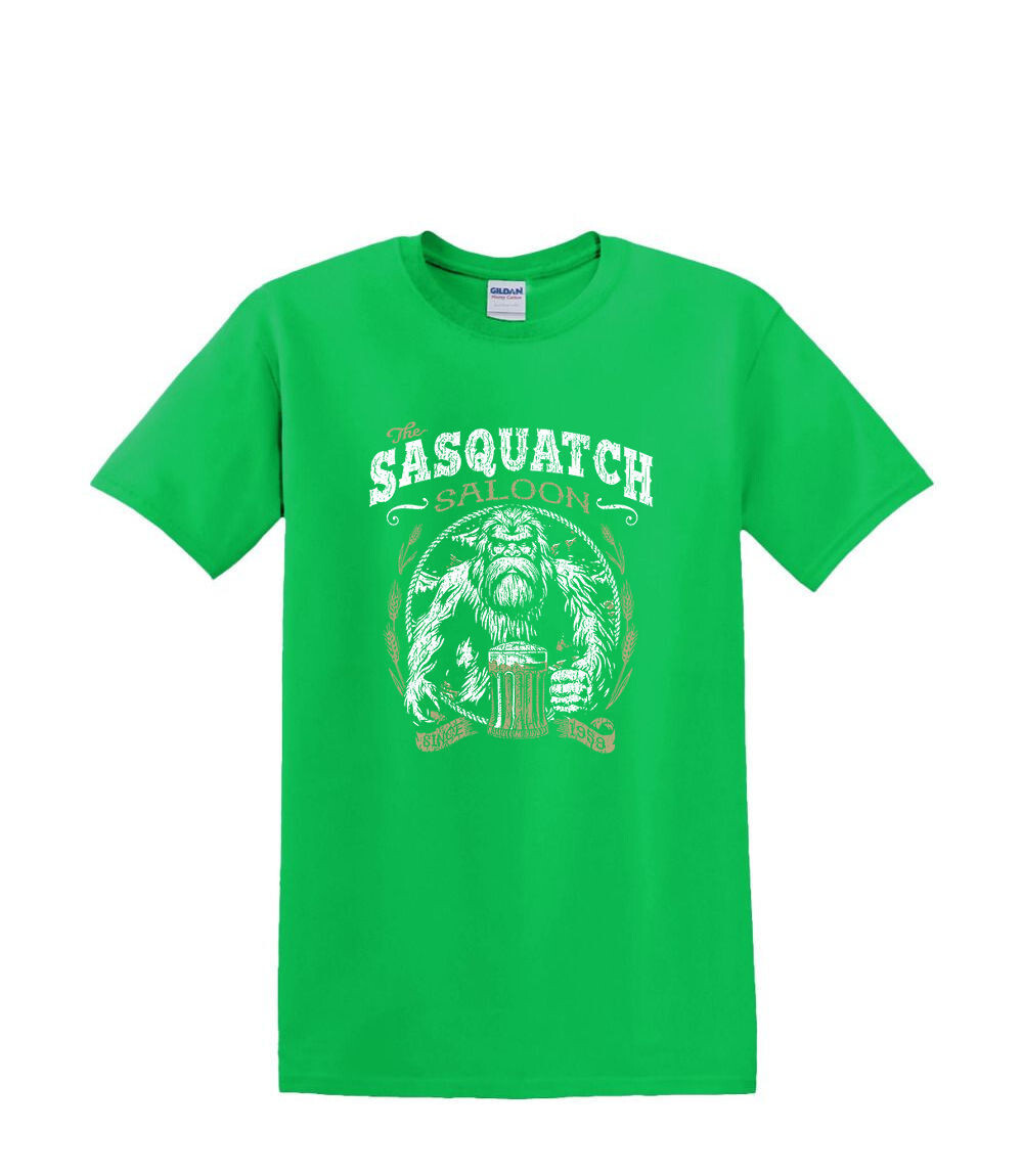 T-Shirt S to 2XL 3XL – SASQUATCH SALOON – BIGFOOT SASQUATCH FUNNY Adult