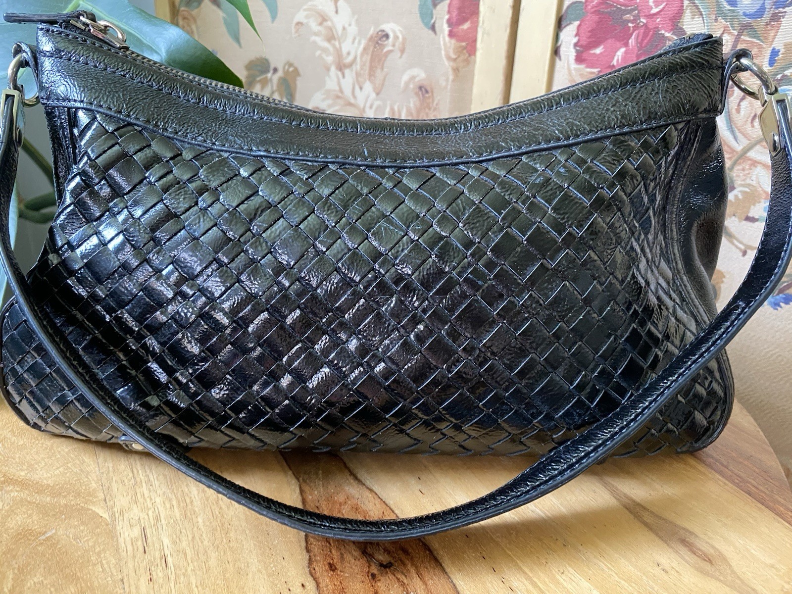 ELLIOTT LUCCA Patent Leather Woven Intrecciato Purse Shoulder Bag Medium Black