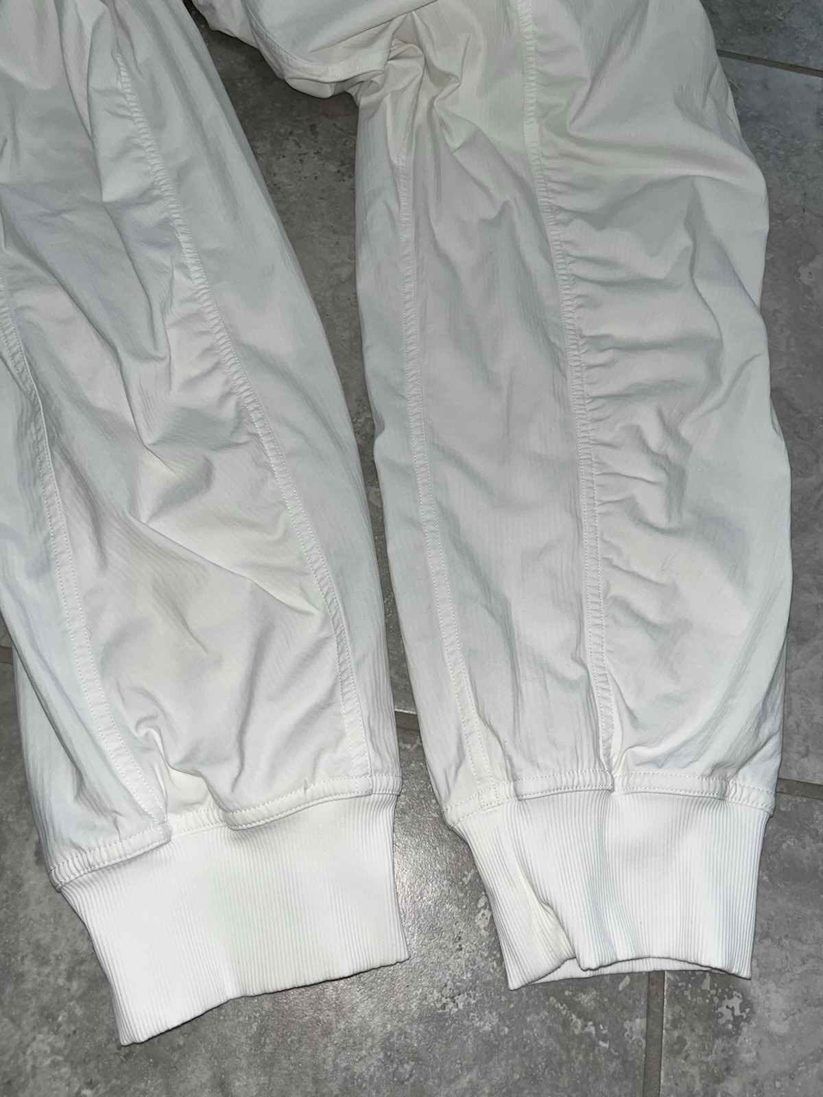 Lululemon Dance Studio Mid Rise Jogger Full Length Pants Travel White Womens 12