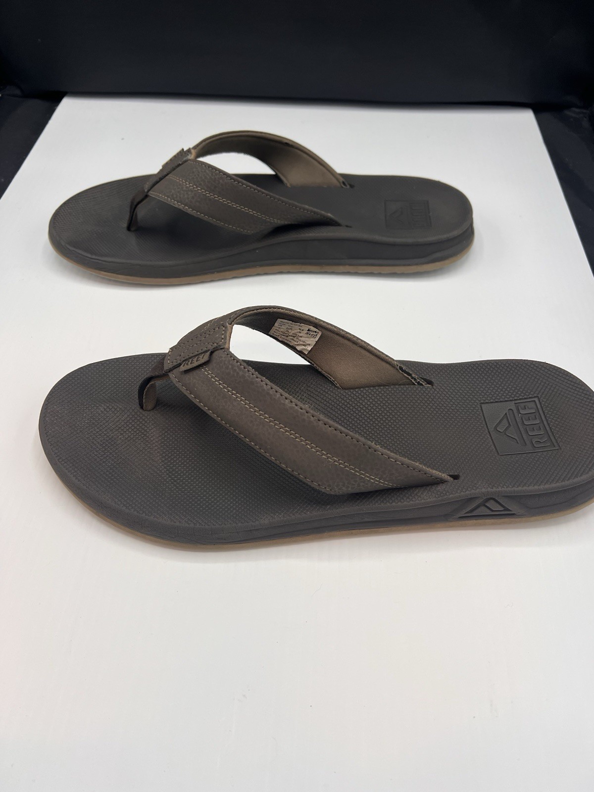 REEF Element TQT Men’s 12 Brown Flip-Flop Sandals Bottle Opener EU 45