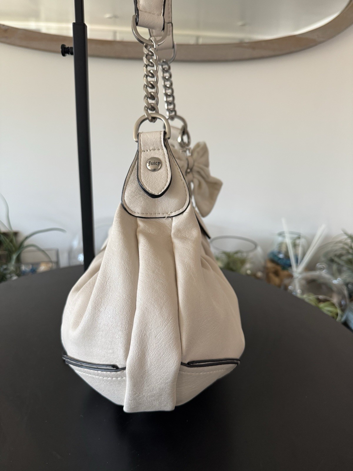 Juicy Couture Ivory Shoulder Bag Chain Strap Bow Accents Pink Lined Zip