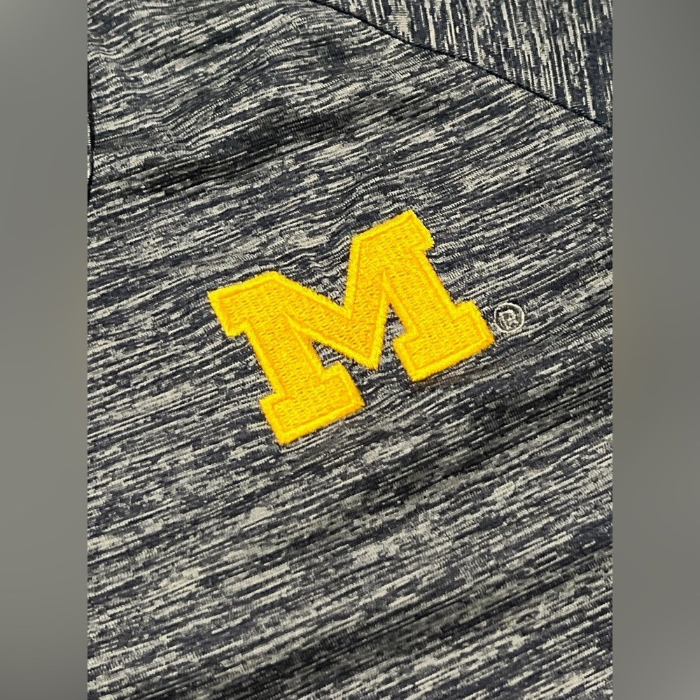 Colosseum Michigan Wolverines men’s Polo Shirt Logo navy Yellow Small college