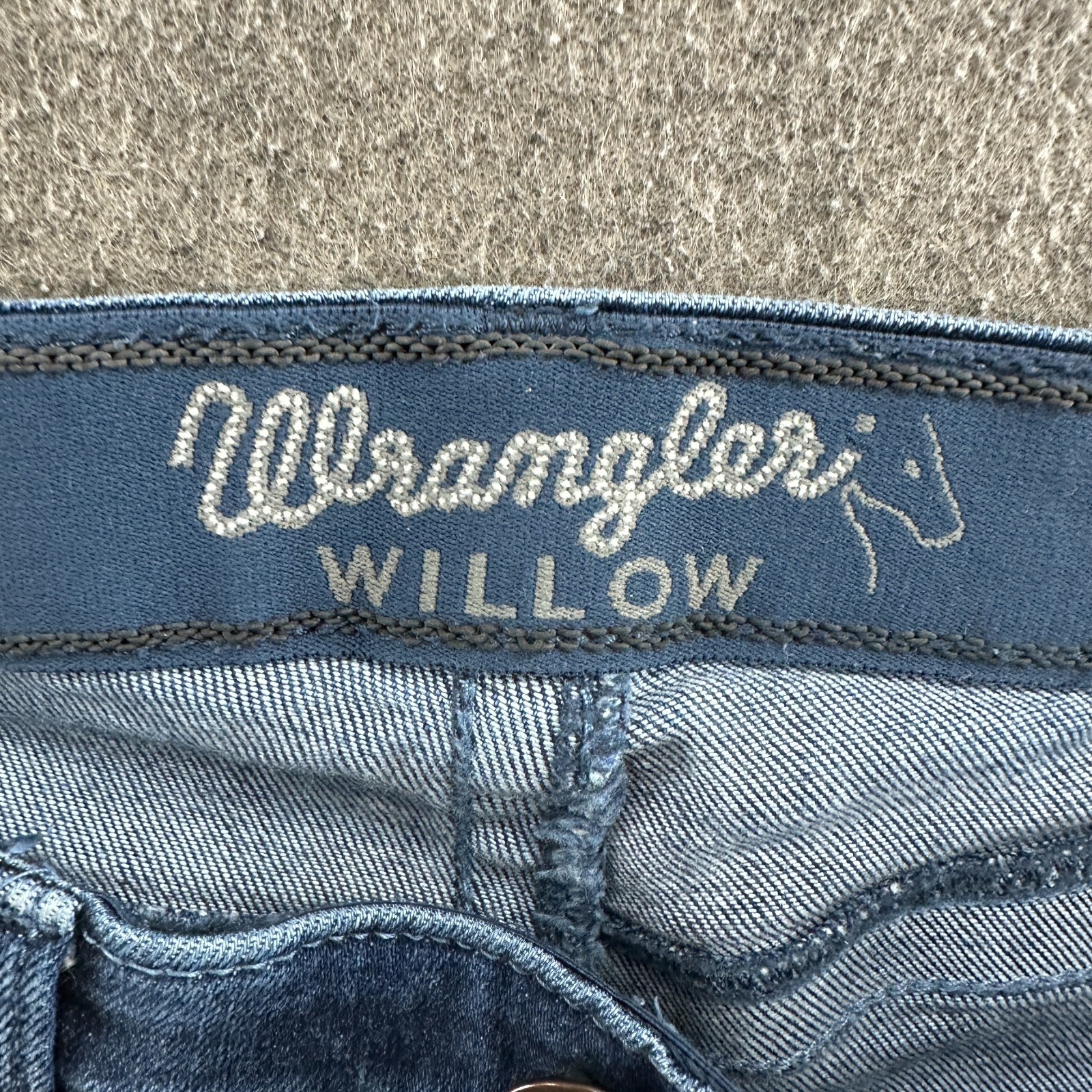Wrangler Willow Jeans Womens 29×32 Blue Dark Wash Ultimate Riding Straight Leg