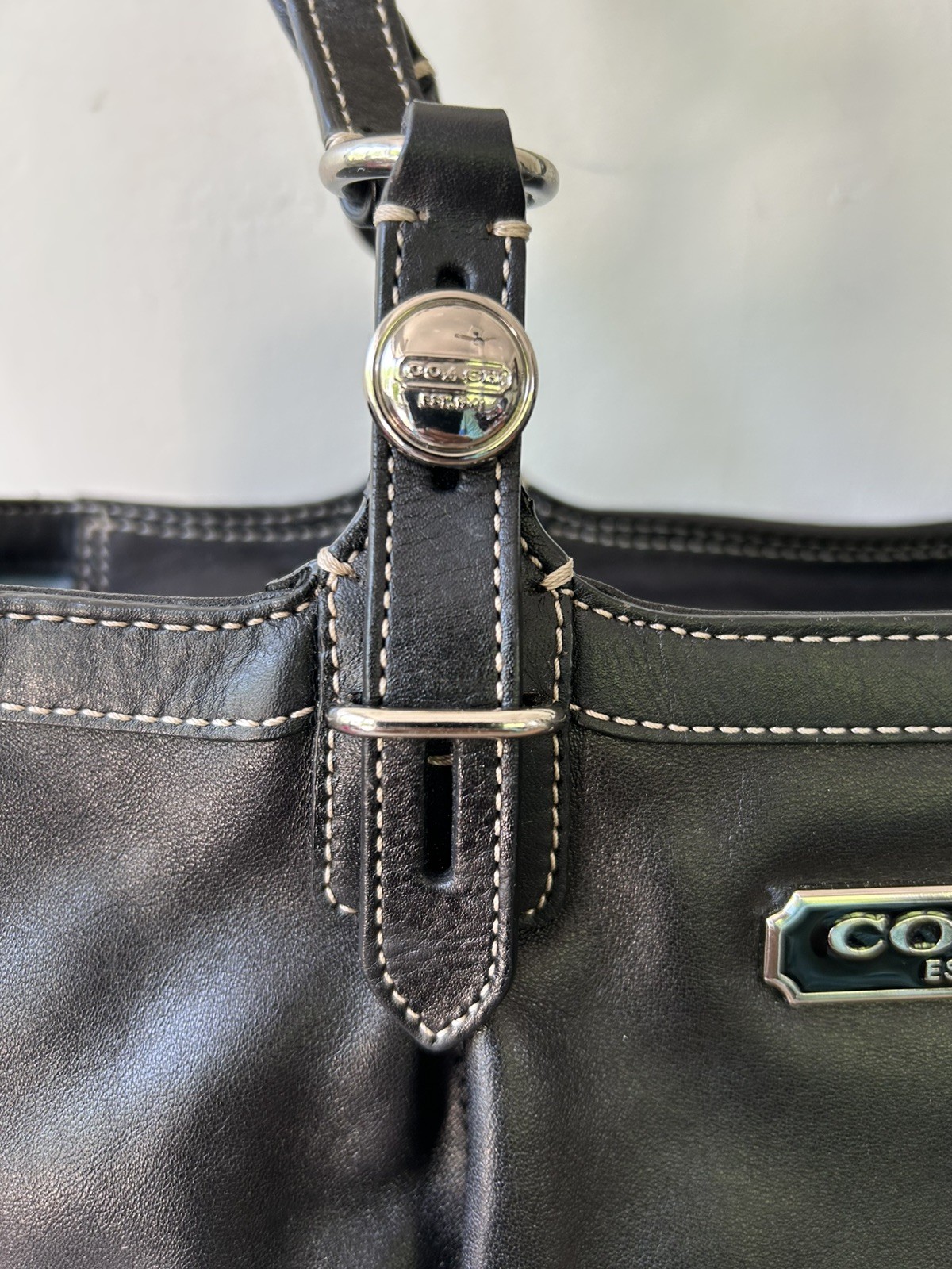 Coach gallery East west Black s atchel Bag Zip Closure. Coach F15147 *Read‼️