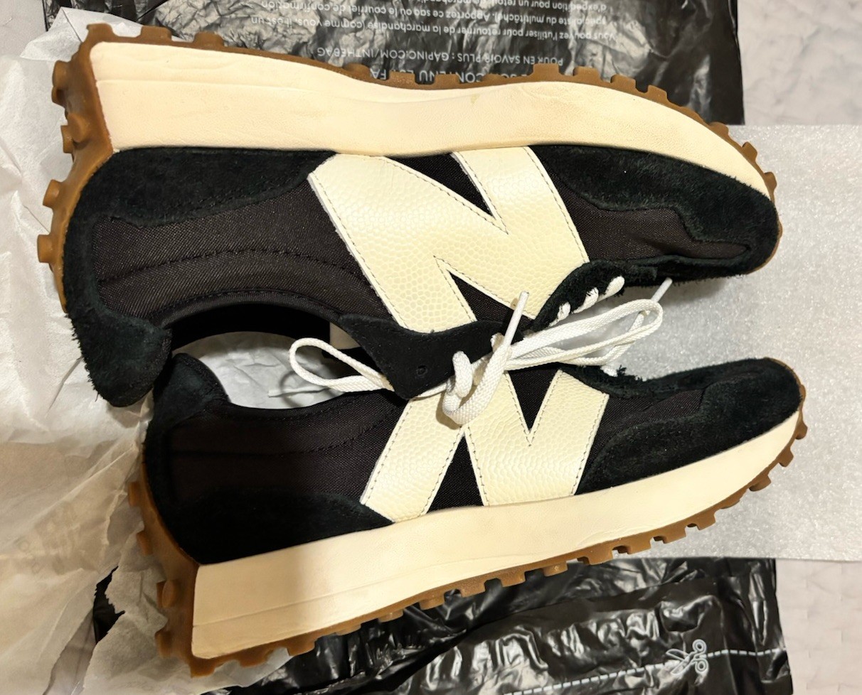 New Balance 327 WS327BL Black Cream Gum Women’s Sneakers Size 8
