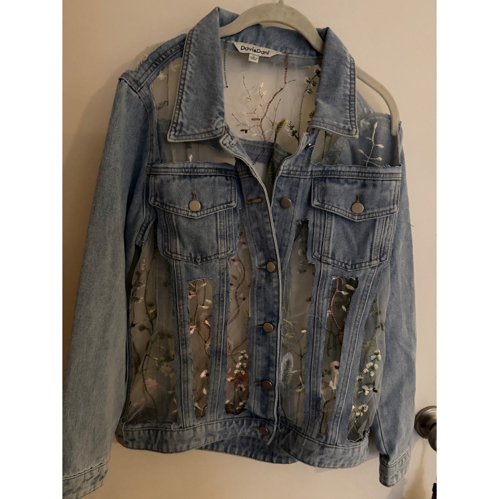 Davi & Dani SUMMER Denim jacket size Large NWOT