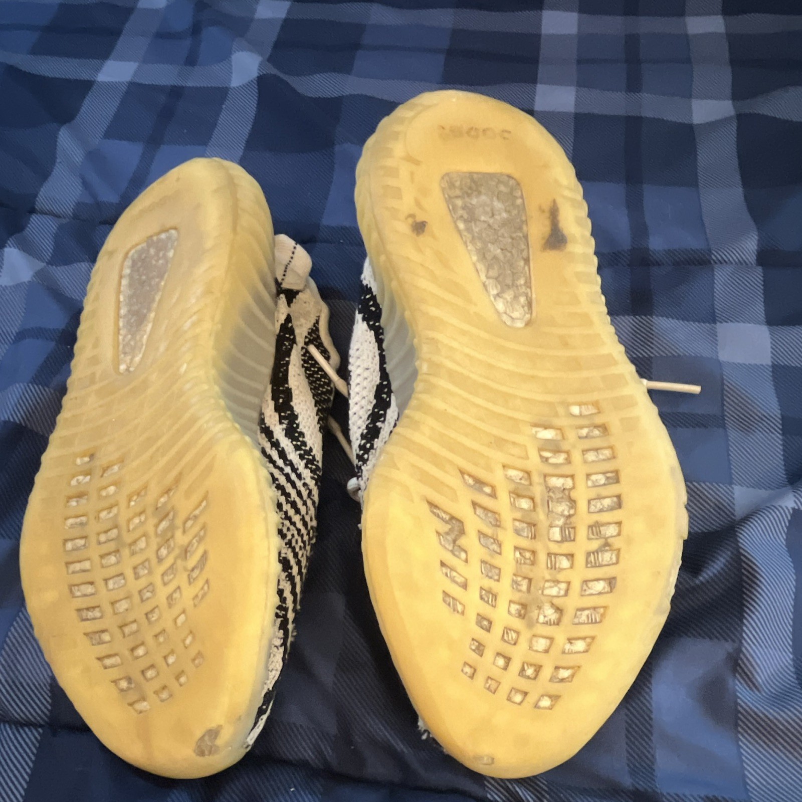 adidas Yeezy Boost 350 V2 Zebra White/Core Black/Red Primeknit CP9654