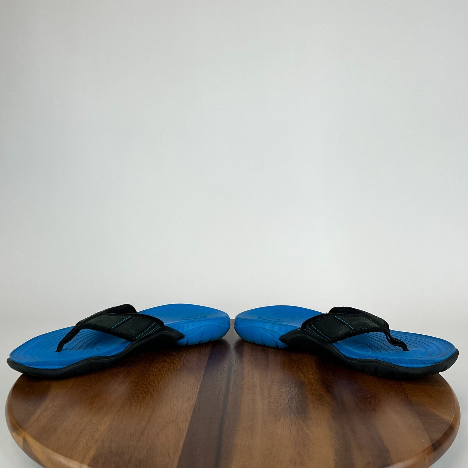 Mens Crocs Swiftwater Blue Black Leather Comfort Sandals Flip Flops Size 9 M GUC