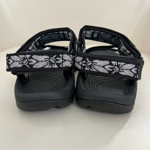 New in the box Teva Hurricane 4 Hazel Black women’s walking outdoors sandals