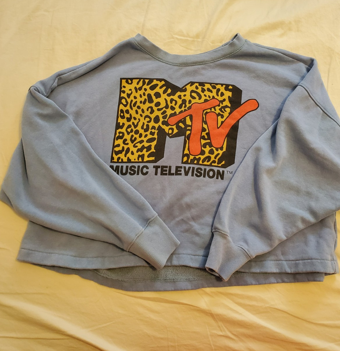 MTV Woman’s M Logo Sweatshirt Pullover Music Television Leopard Print Sweater