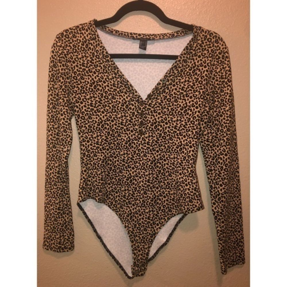 Forever 21 cheetah print long sleeve bodysuit size medium