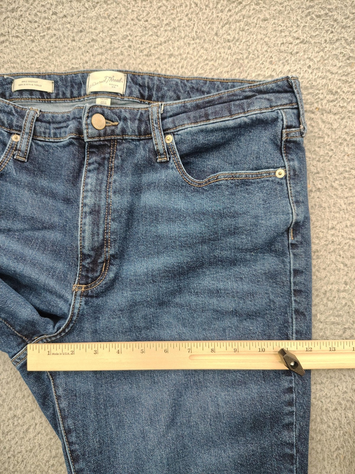 Universal Thread Jeans Womens 18 34R Blue Ankle Bootcut Raw Hem Stretch Denim