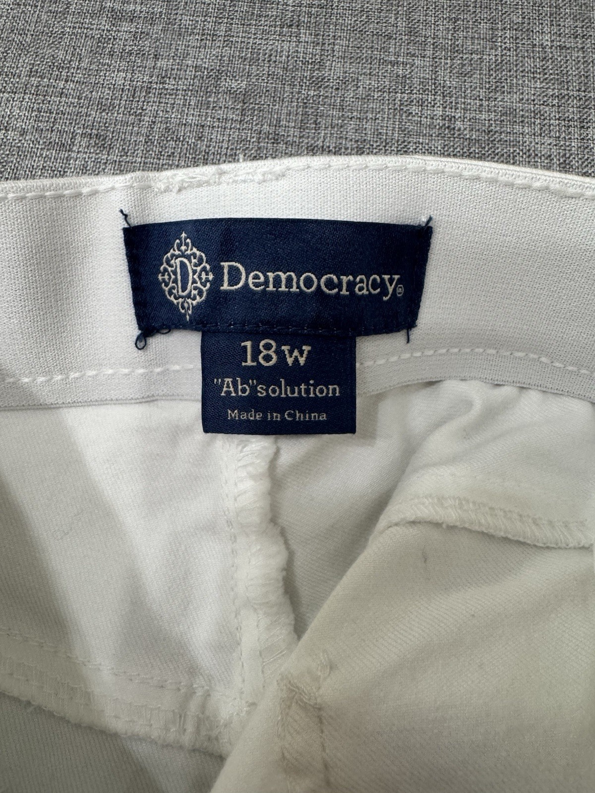 Democracy Ab Solution Optic White Ankle Skimmer 18W Cropped Jeans Stretch Denim