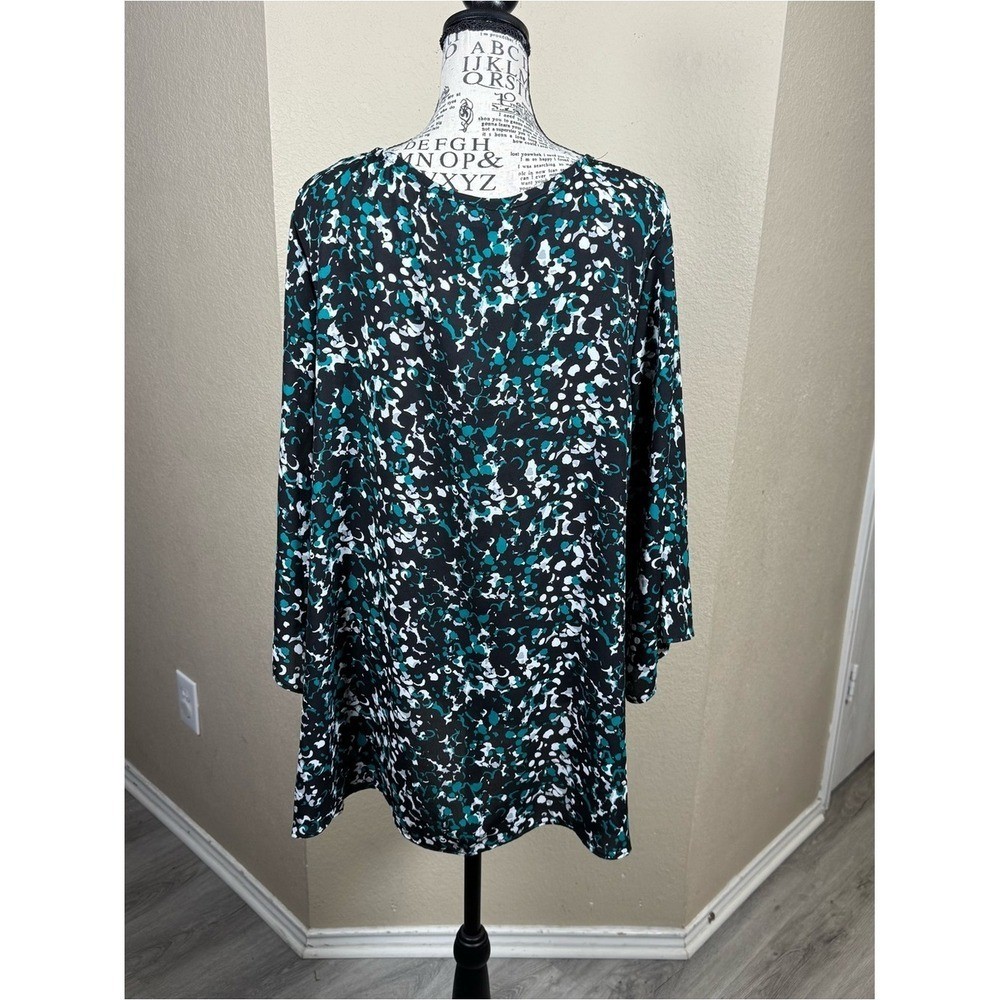 Avenue Black, Teal & White Abstract Floral Blouse