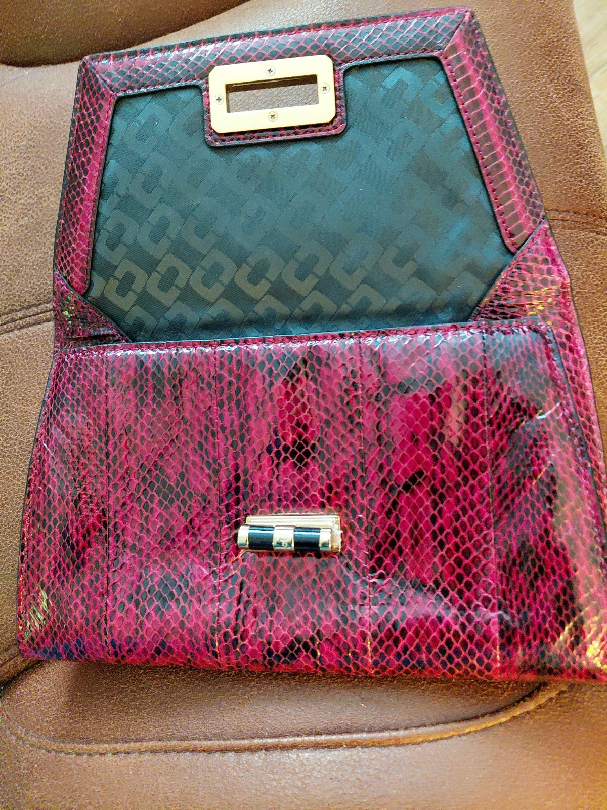 DVF Diane Von Furstenberg Red Embossed Leather Clutch Envelope Style 10×6” READ