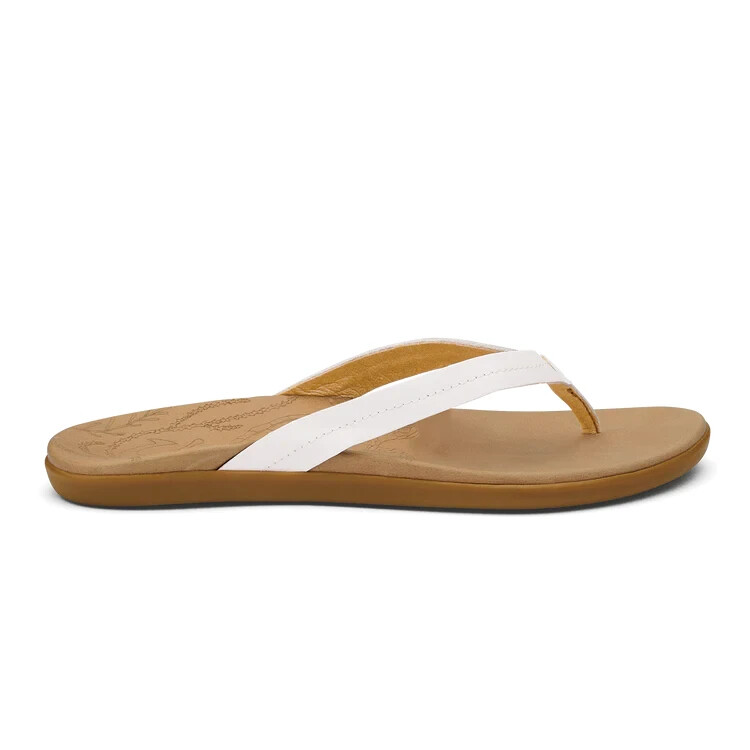 OluKai Honu Sandals – Women’s – 6 / Bright White/Golden Sand
