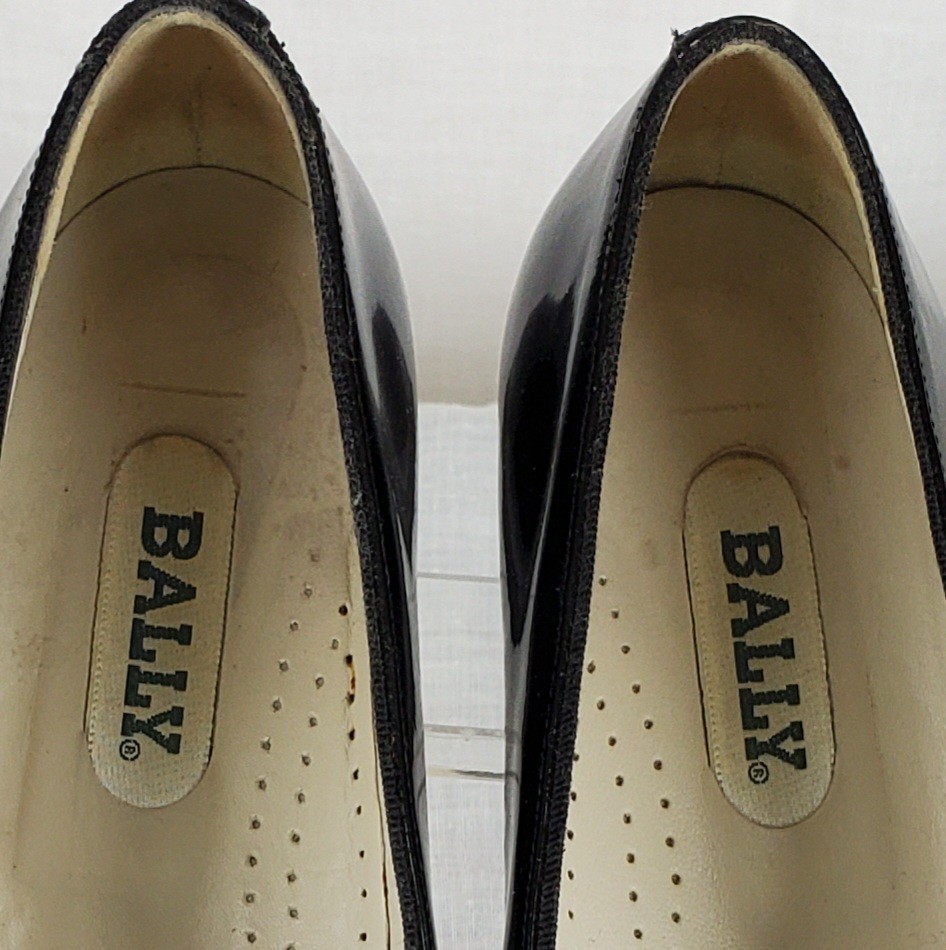 Vtg Bally black patent leather pumps flats shoes Size 6.5 M Italy 9.75in x 3in