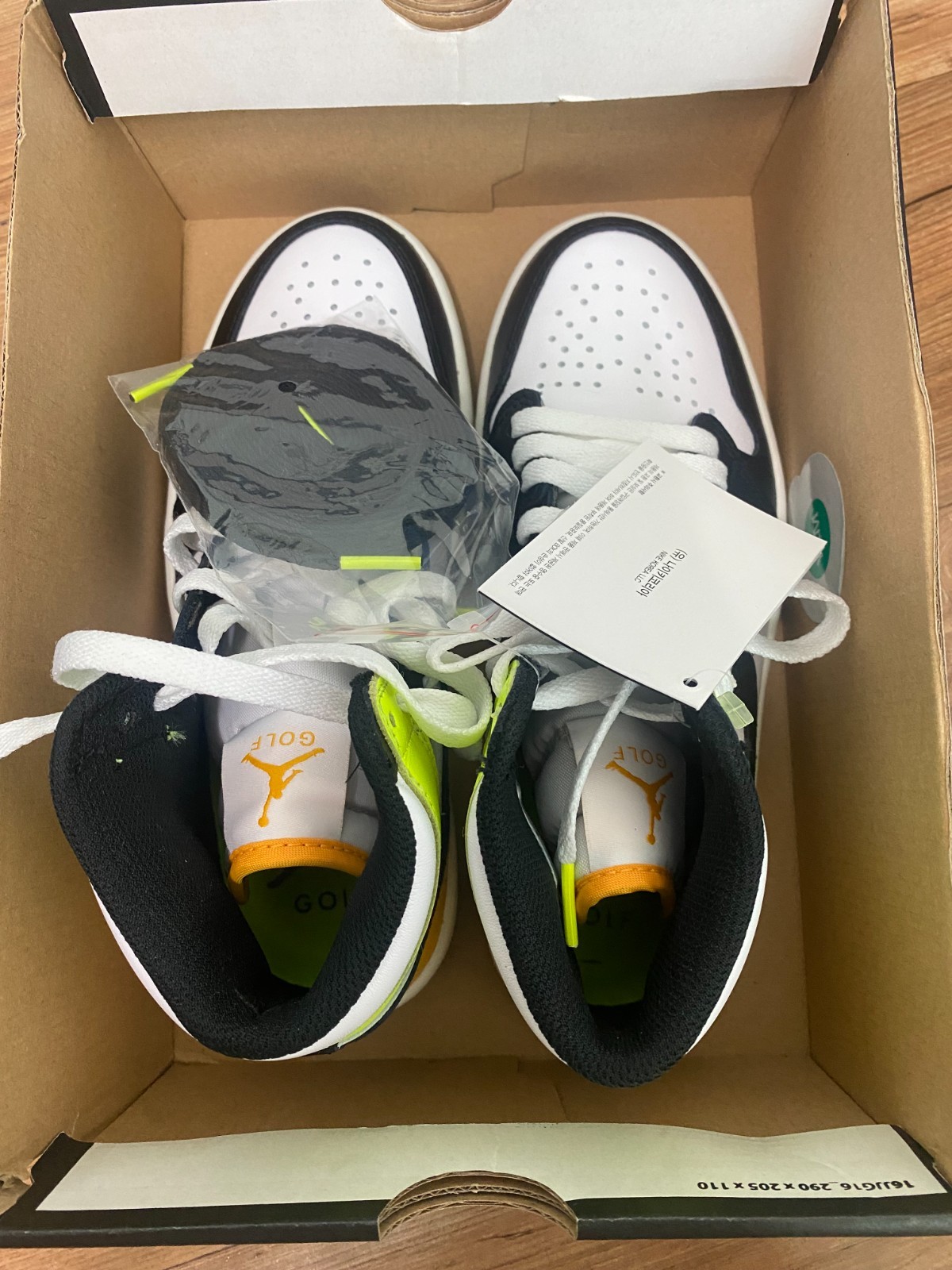 NIKE Jordan 1 Retro High OG Volt – Men’s & Women’s brand new one size US-5, 6.5