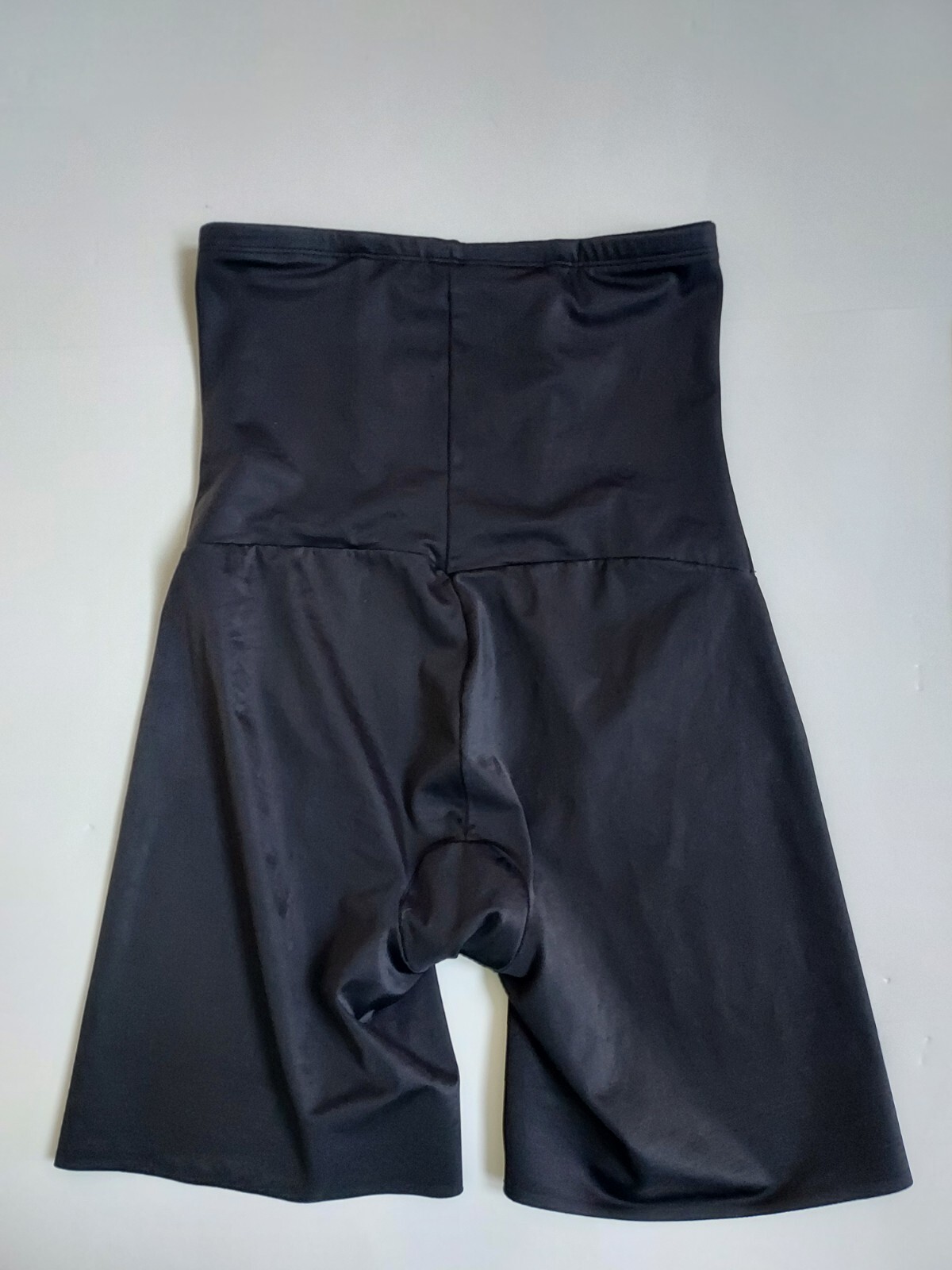 NWOT Black Slimshaper By Miracle Brands Tailored Back Magic Thigh Shaper Size M