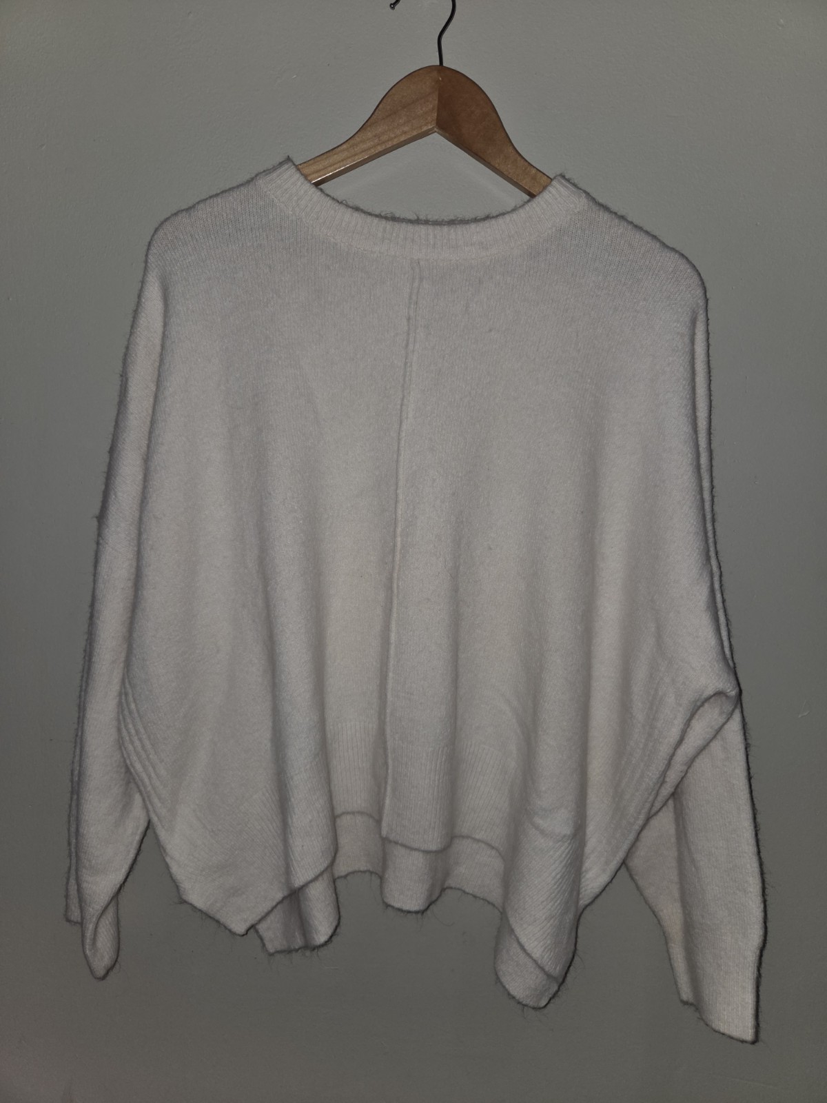 Top Shop Cream Color Long Sleeve Sweater with Zipper Sides Size Medium Pre Owned