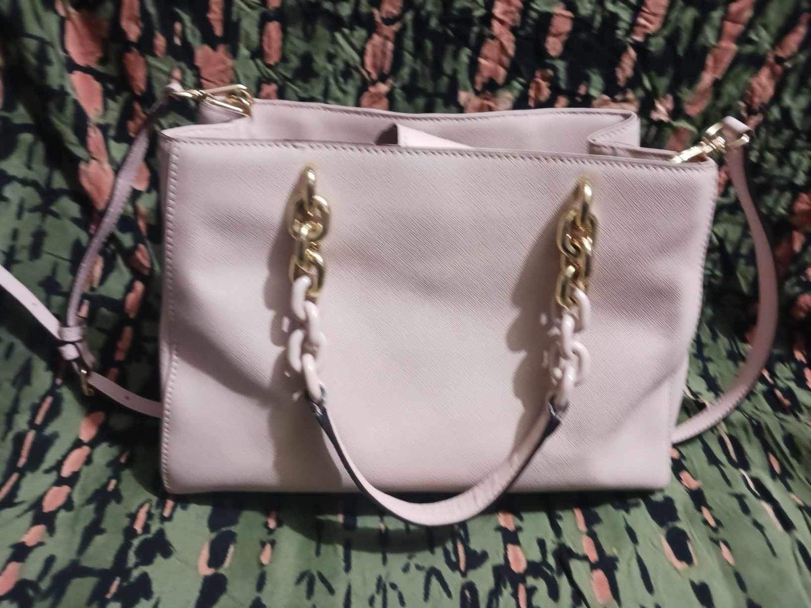 MICHAEL KORS Pink CYNTHIA STYLE Designer Handbag! GREAT condition!