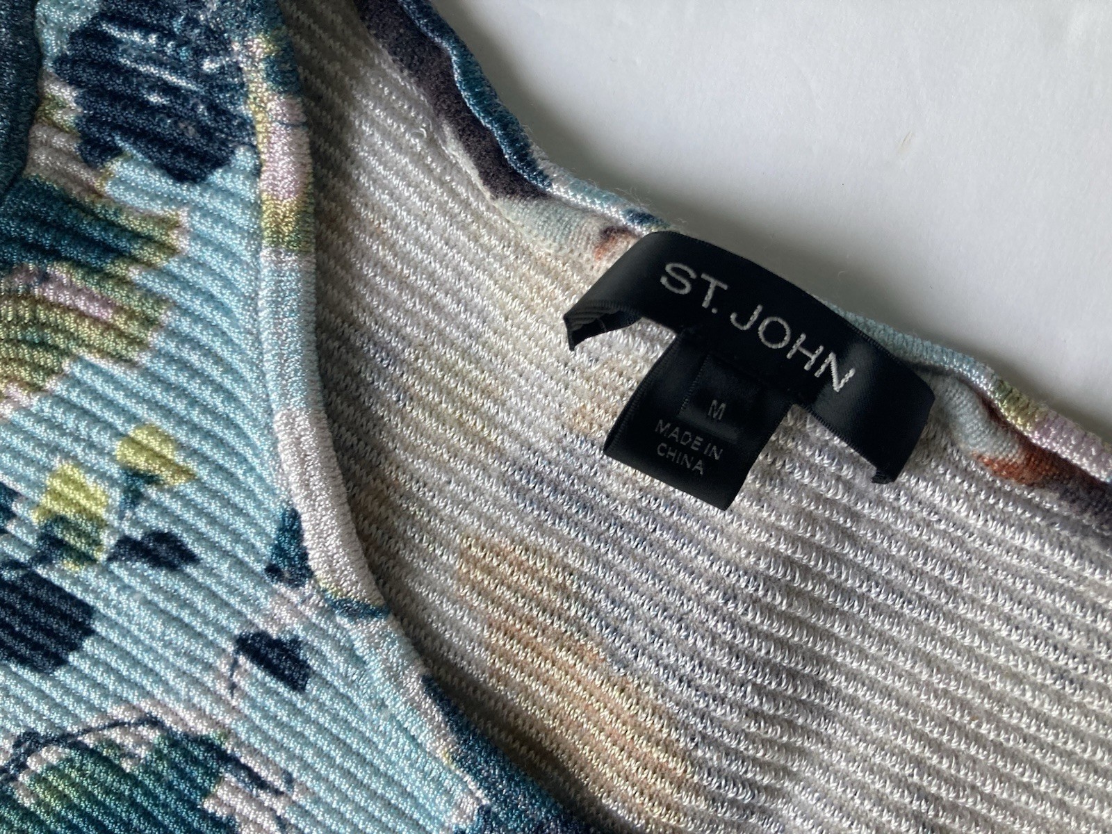 St John Knit Sleeveless Sweater Top Women’s Size Medium Wool Blend