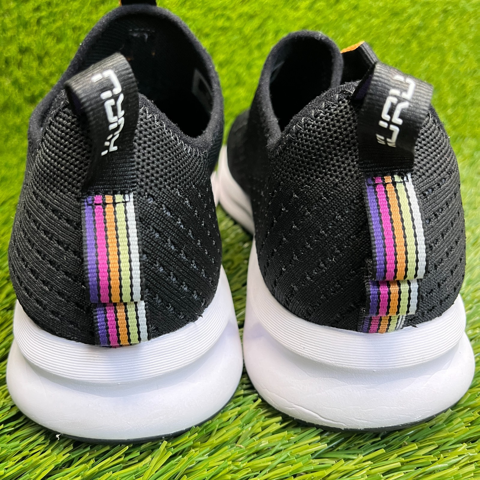 Kuru Atom Womens Size 9.5 Black White Athletic Walking Slip On Shoes Sneakers