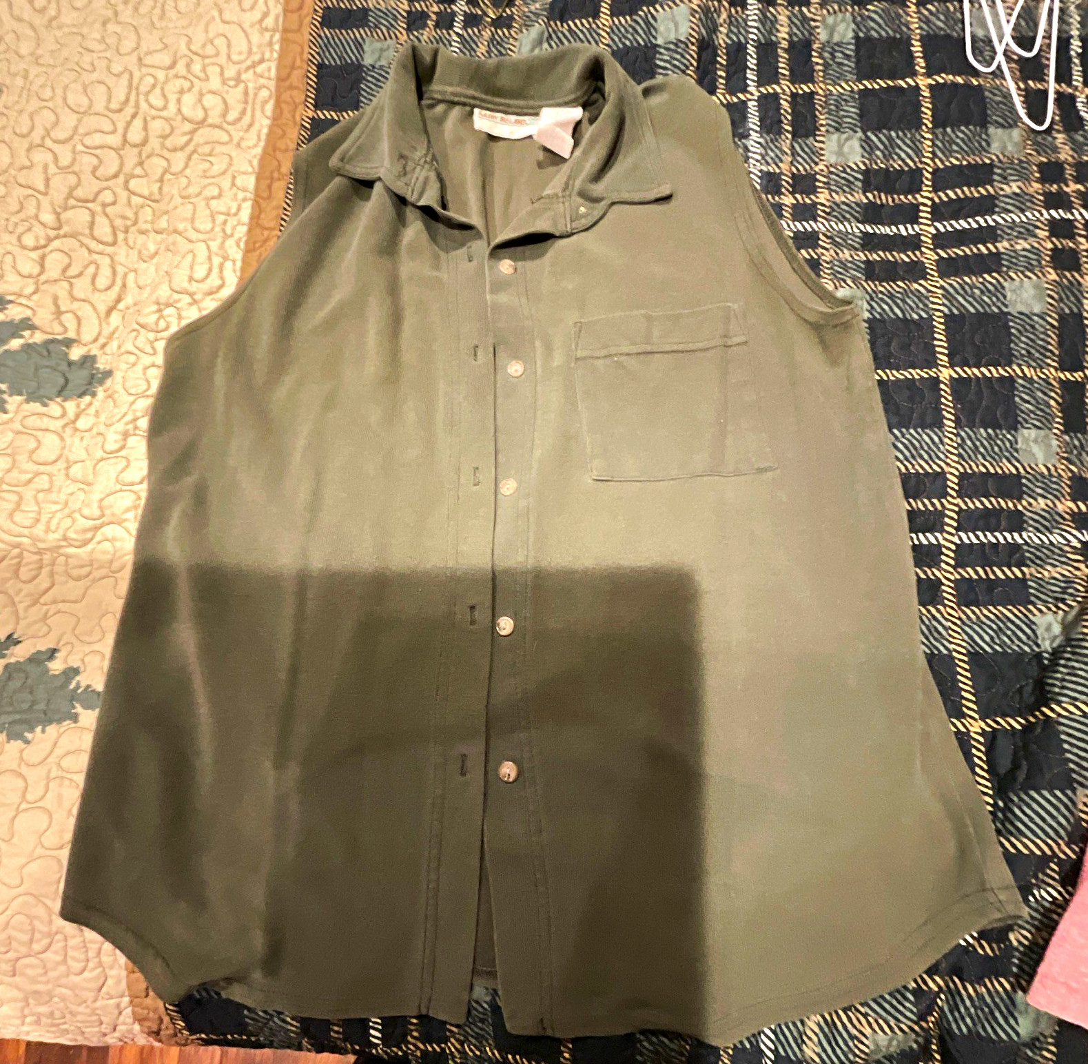 Kathy Ireland women’s Green Corduroy Solid Sleeveless Pocket Button-Up Shirt Lg