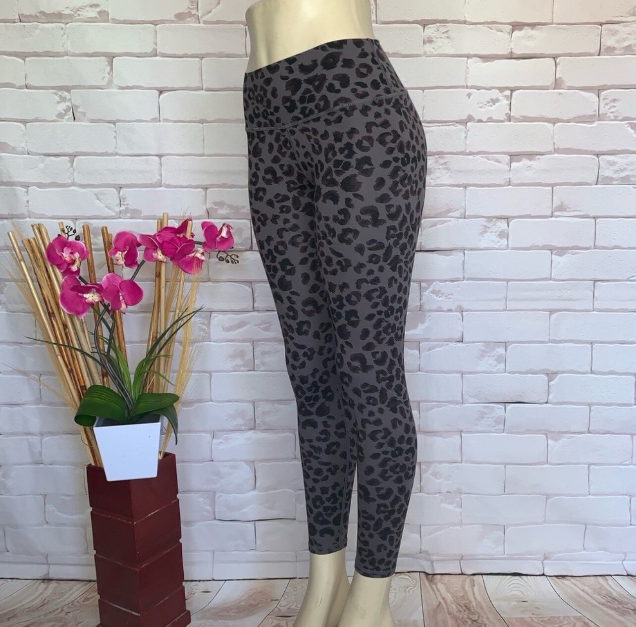 VAVAV VARLEY Century Legging 2.0 Cheetah Print Women’s Size Small