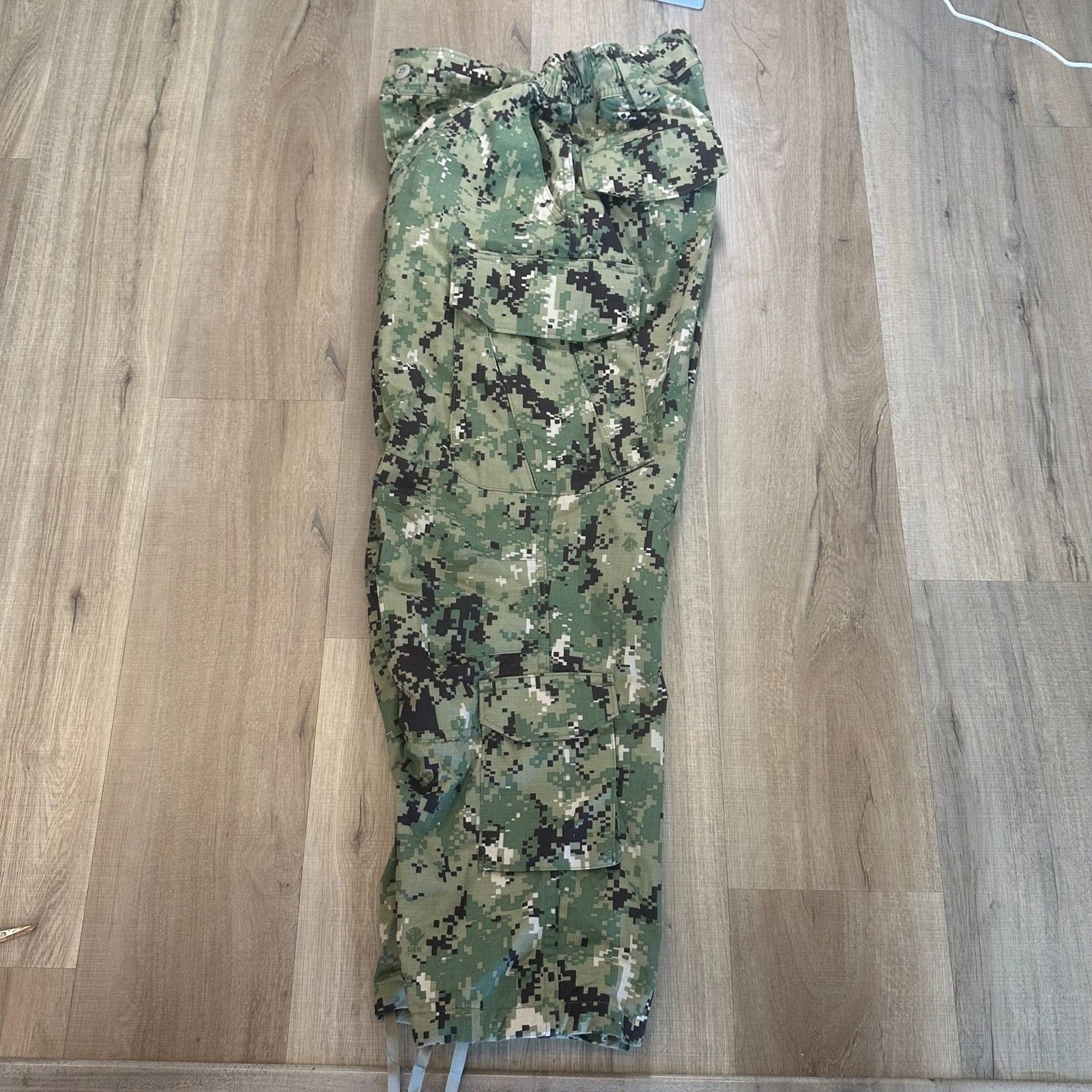 U.S. Navy Pants Medium M x Short Working Uniform Type Seals Military Camo