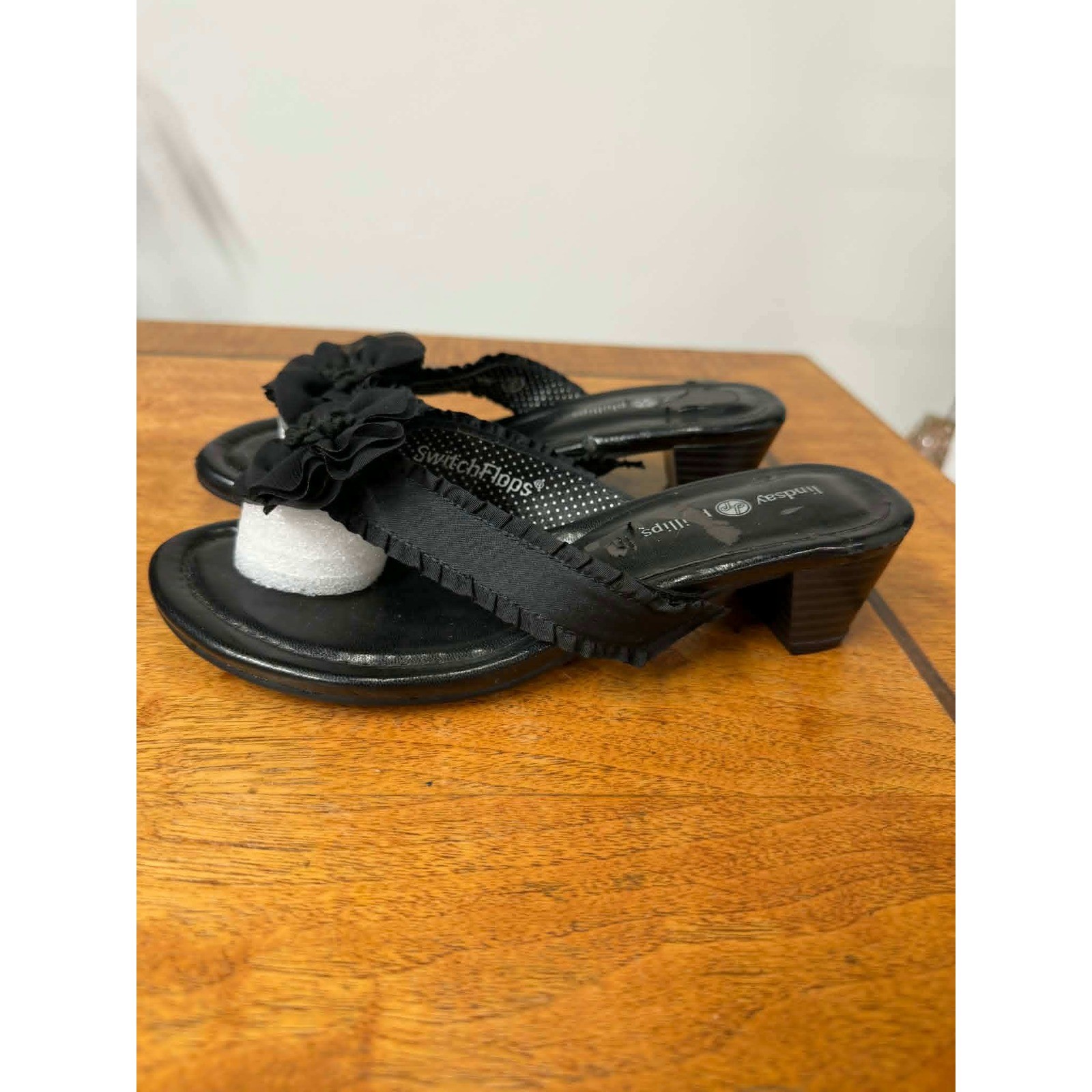 Lindsay Phillips SwitchFlops Black Flower Ruffle Kitten Heel Sandals Womens 5