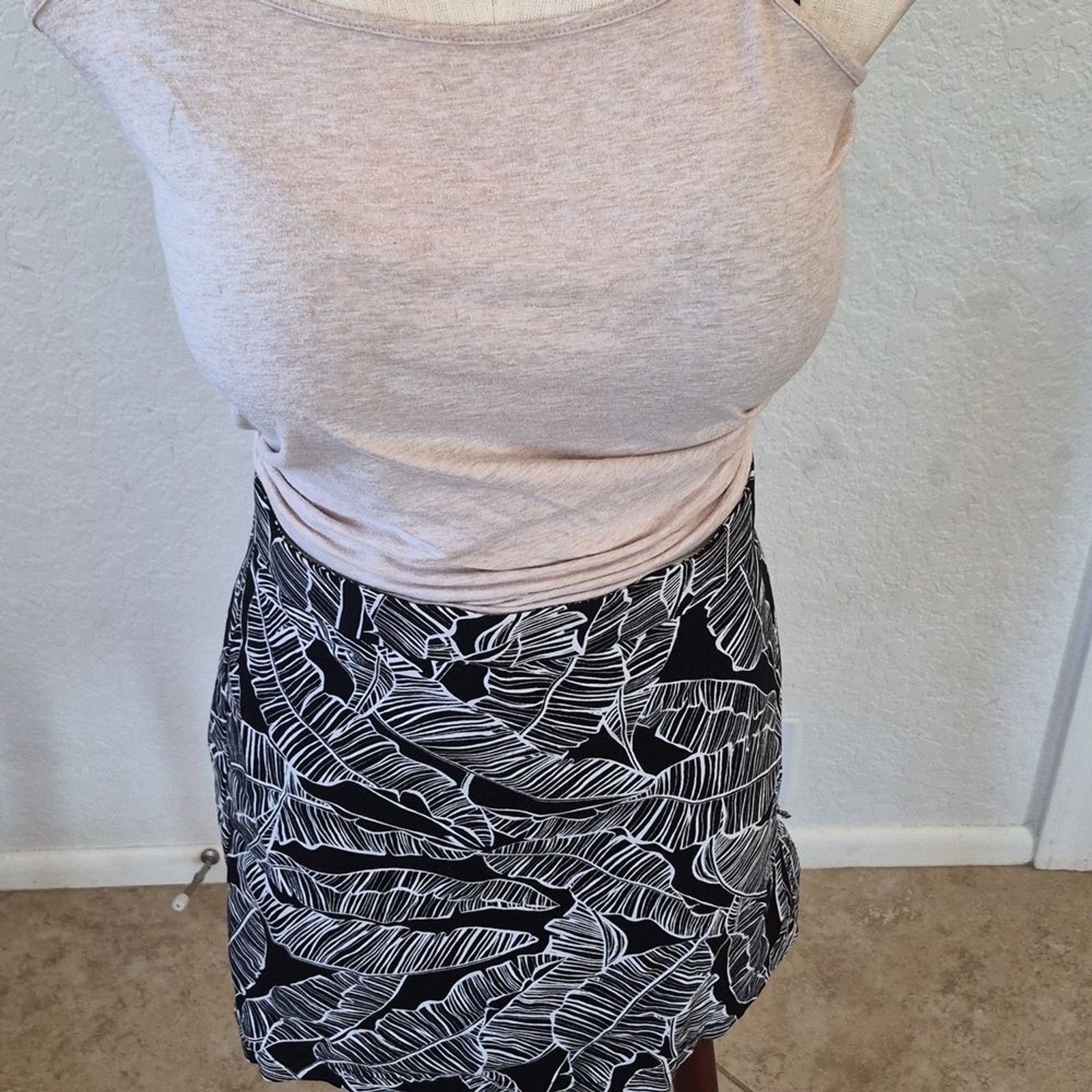 Rafaella Comfort, Abstract Leaves Print, Stretchy Skort