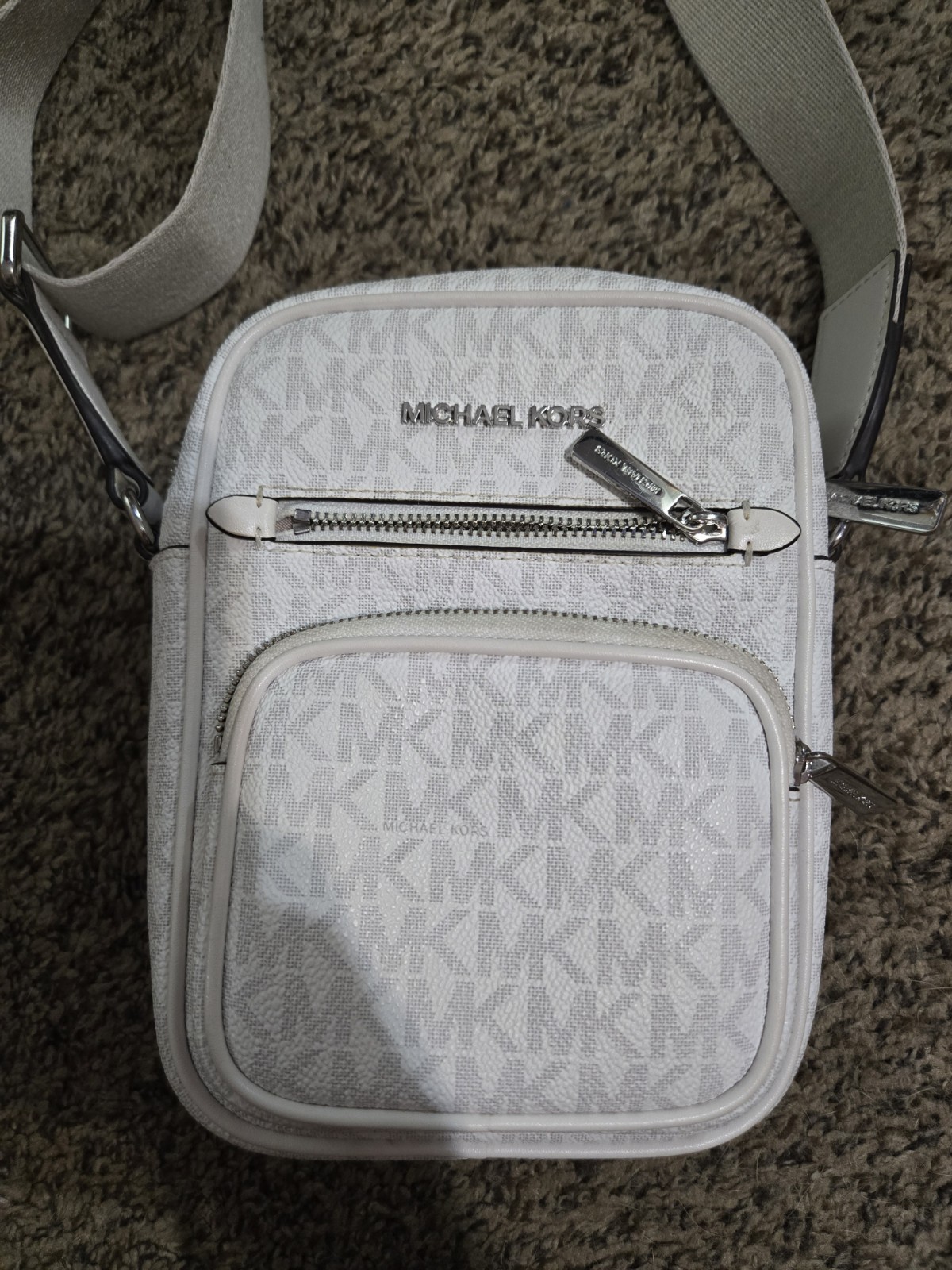 Michael Kors Jet Set Travel Chain Crossbody Bag – White