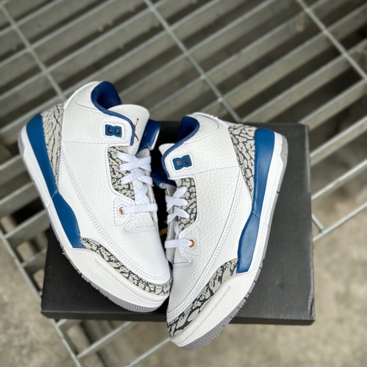 Air Jordan 3 Retro ‘White Blue’ Men’s Mid Top Basketball Shoes