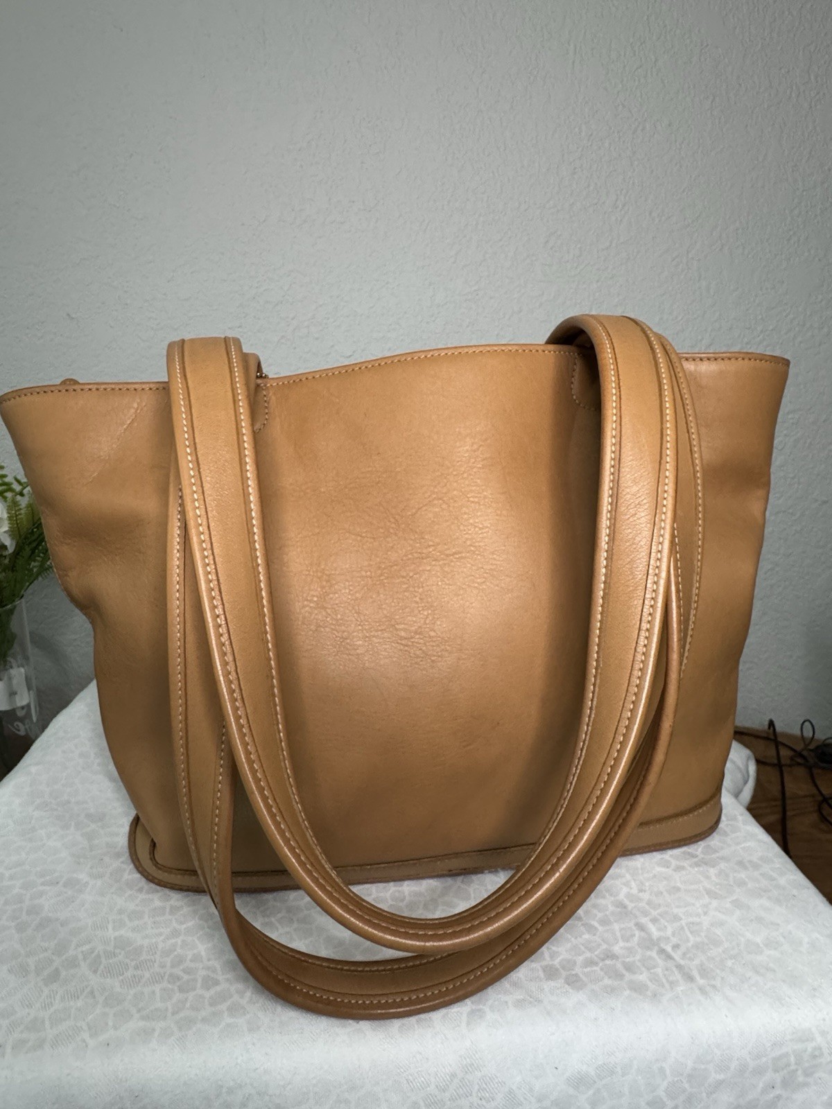 Authentic Vintage Coach Bleecker Basket Shoulder Bag in Camel Brown Leather 9302