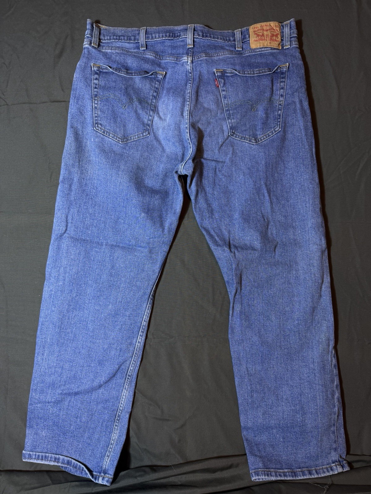 Levi’s Men’s Blue Medium Wash Denim Straight Leg Regular Fit Mid Rise Jeans