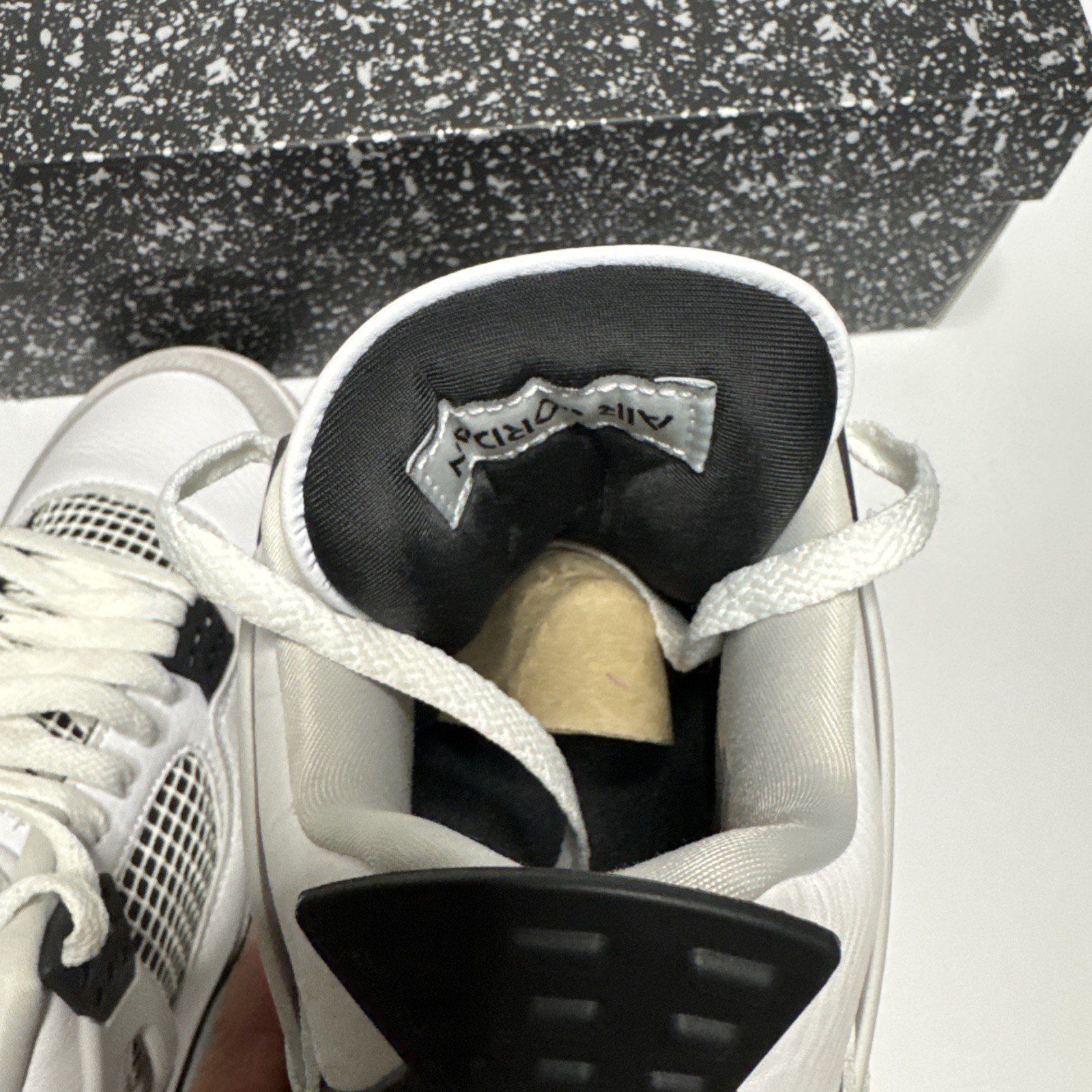 Air Jordan 4 Retro Military Black Size 9 Men’s Pre Owned Excellent Condition