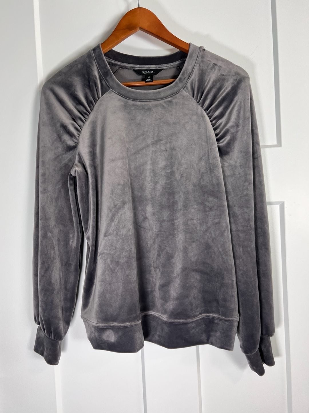 Simply Vera Vera Wang Women’s Gray Velour Shirred Sleeve Raglan Sweatshirt