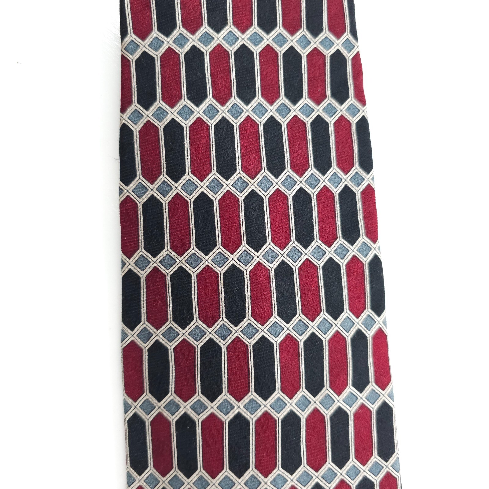 Raphael Men Necktie Handmade All Silk Geometric Red Black White Size 59×4 – NWOT