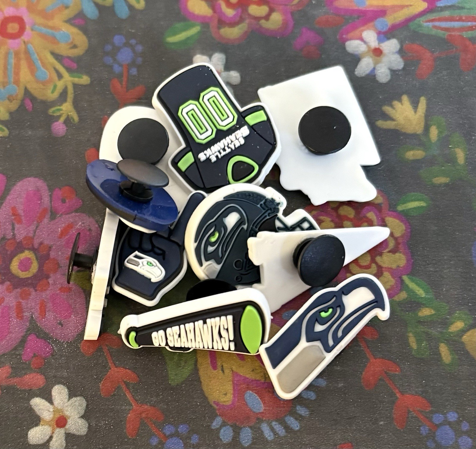 10 Piece SEATTLE SEAHAWKS Football Team Shoe Charms Shoe Decorations