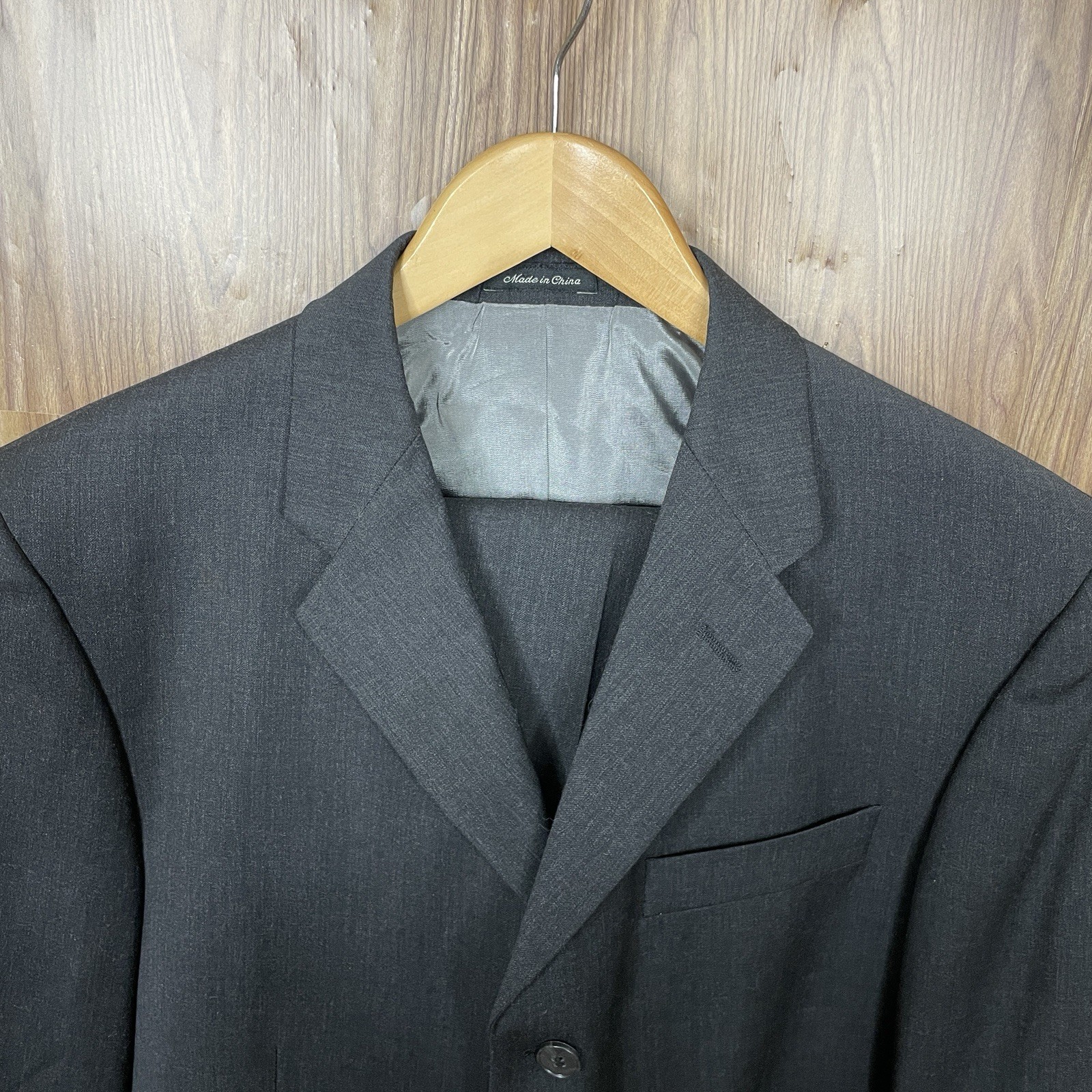 Axcess 2 Piece Suit Mens 40R 32×30 Dark Gray Solid 100% Wool Three Buttons Pants