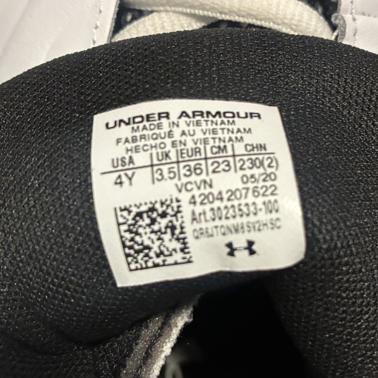 Under Armour Lockdown Basketball Shoe Youth Boy Size 4Y Black White Lace-up