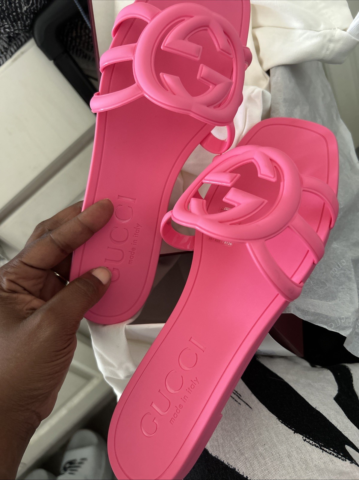 GUCCI PINK INTERLOCKING RUBBER SLIDE SANDALS