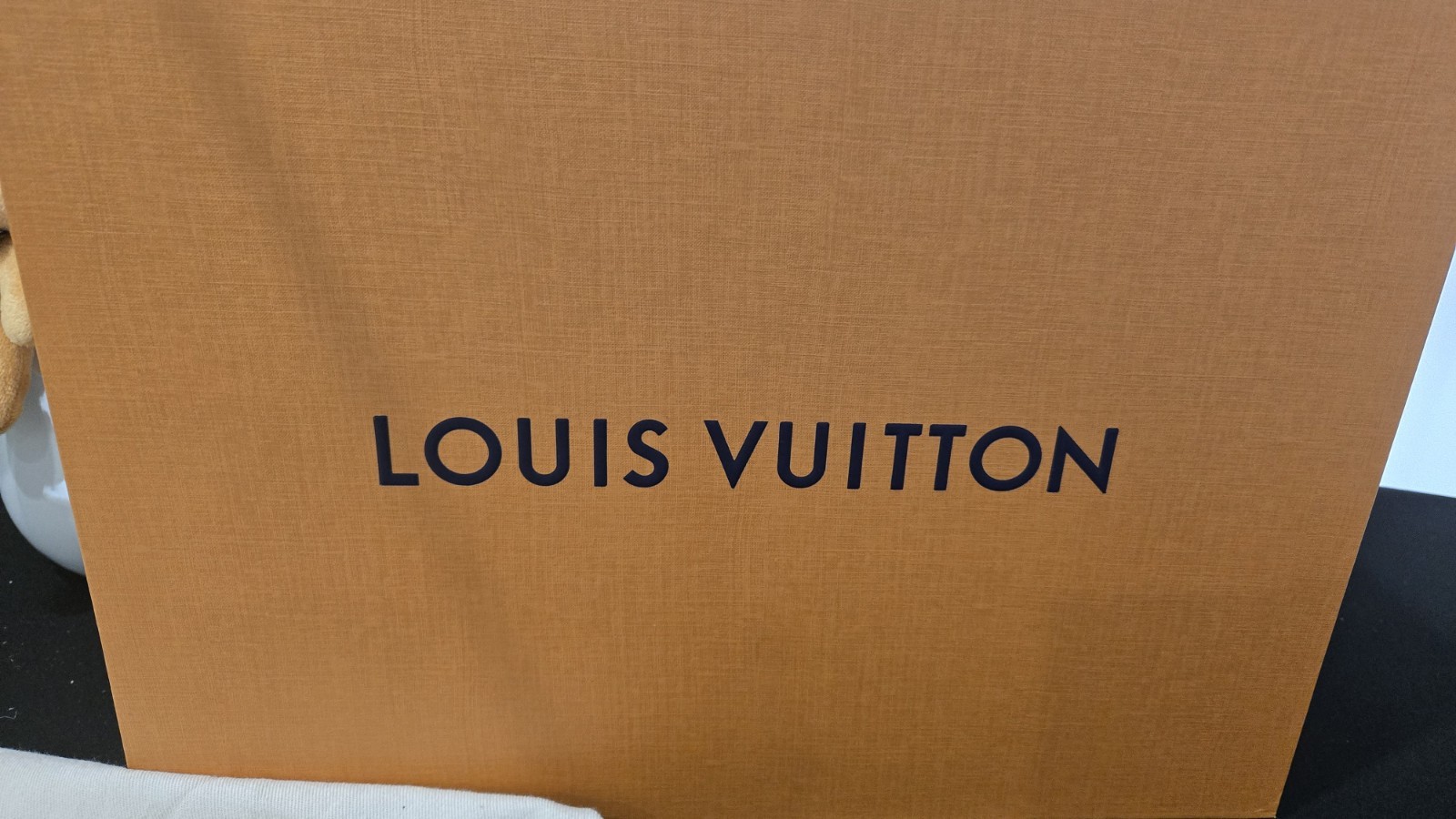 $1960 LOUIS VUITTON Monogram High Rise RFID Paris